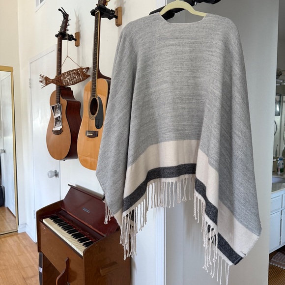 Lucky Brand Fringe Shawl Western Poncho - Picture 2 of 4